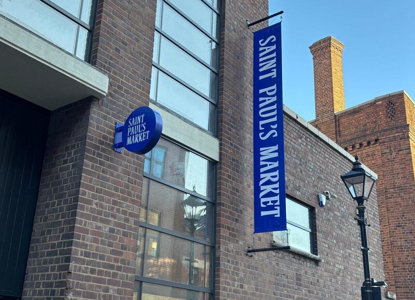 Water pipe installation in an open trench on a development site